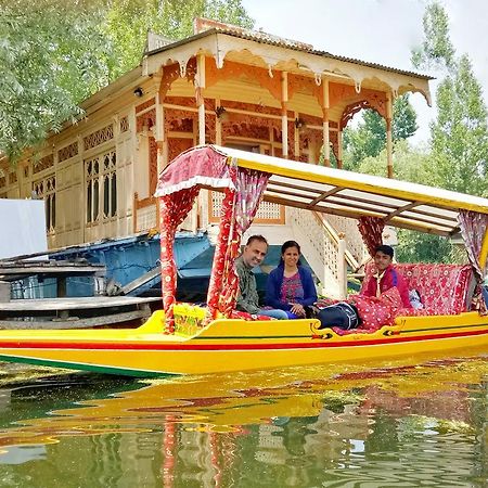 Hotel New Bul Bul Group Of Houseboats Srinagar Durgjan Exterior foto