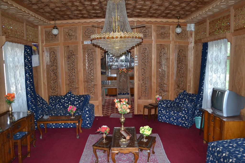 Hotel New Bul Bul Group Of Houseboats Srinagar Durgjan Exterior foto